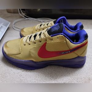 Kobe 5 Undefeated Hall Of Fame